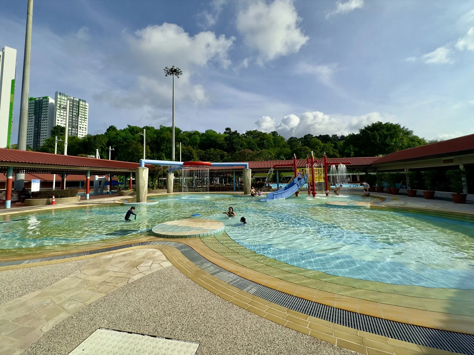 Woodlands Swimming Complex